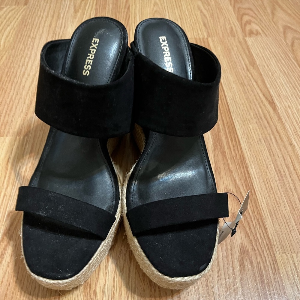 Size 8 new with tags express shoes